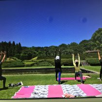 春日井市高蔵寺にあるヨガスタジオ｜プロジェクターを使ったビジュアルヒーリングヨガを行なっています。