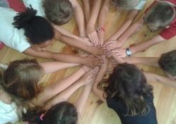 Kids English yoga(😊😊😊)金Akiko 水Yoko|春日井市高蔵寺にある My Yoga Studio(マイヨガスタジオ)